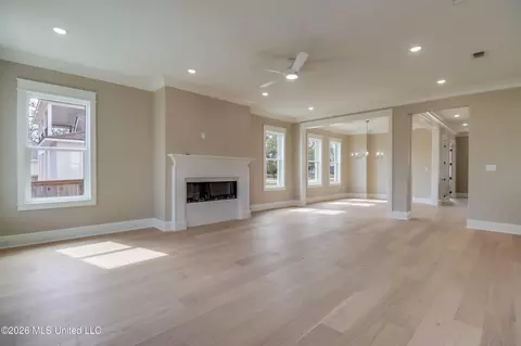 Living - 117 W 4th St, Long Beach, MS 39560 photo 3 of 5
