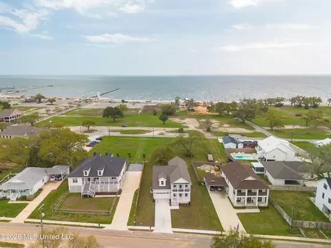 View/Area - 117 W 4th St, Long Beach, MS 39560 photo 1 of 3