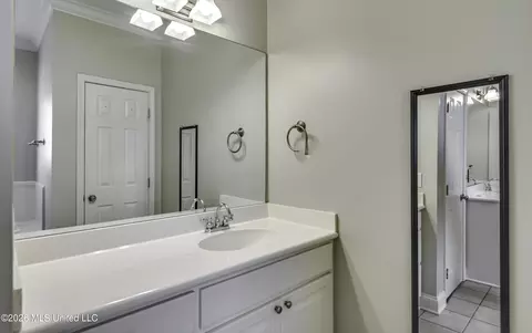 Bath - 106 Linden Cv, Madison, MS 39110 photo 2 of 7