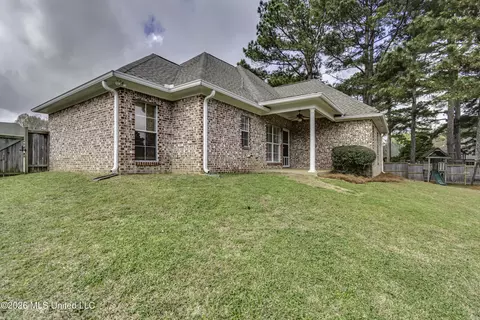 Exterior - 106 Linden Cv, Madison, MS 39110 photo 4 of 7