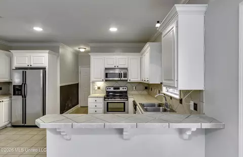 Kitchen - 106 Linden Cv, Madison, MS 39110 photo 4 of 6