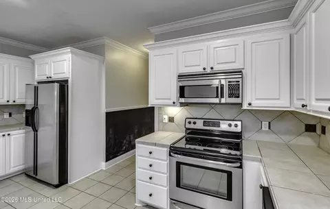Kitchen - 106 Linden Cv, Madison, MS 39110 photo 5 of 6