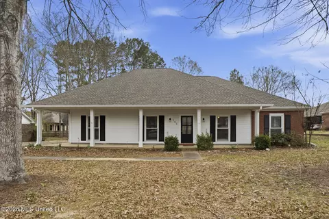105 Oak Ridge Cir, Madison, MS 39110