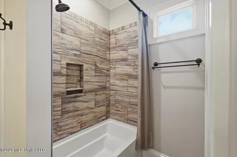 Bath - 214 Ashworth Cir, Madison, MS 39110 photo 4 of 8