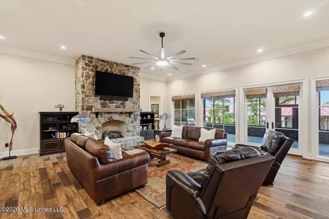 Living - 214 Ashworth Cir, Madison, MS 39110 photo 1 of 3