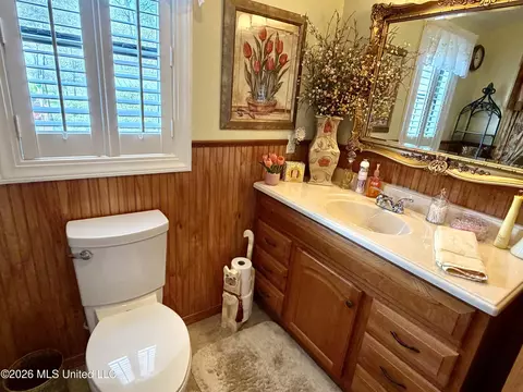 Bath - 5319 Griffin St, Moss Point, MS 39563 photo 3 of 3