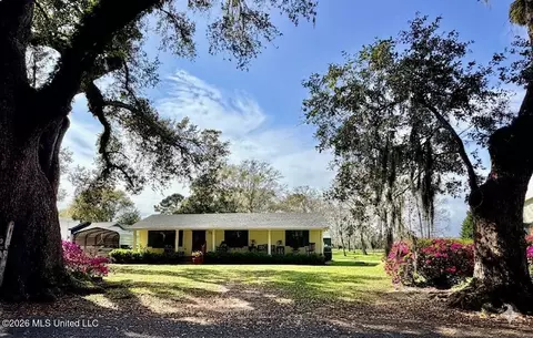 5319 Griffin St, Moss Point, MS 39563