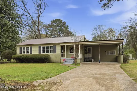 223 S Park Dr, Jackson, MS 39211