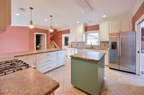 Kitchen - 25 Lawrence Rd, Natchez, MS 39120 photo 4 of 4