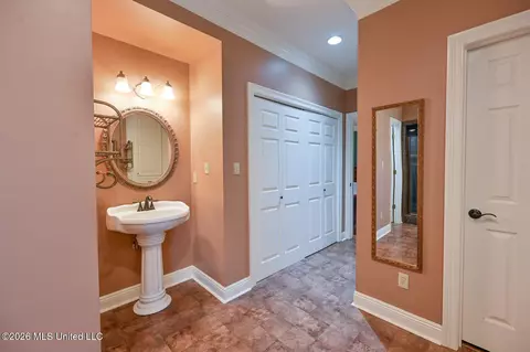Entry Way - 25 Lawrence Rd, Natchez, MS 39120 photo 1 of 1