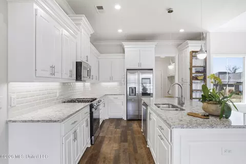 Kitchen - 204 Ashbury Cv, Canton, MS 39046 photo 1 of 3