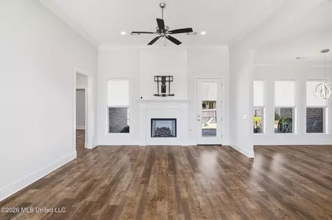 Living - 204 Ashbury Cv, Canton, MS 39046 photo 2 of 3