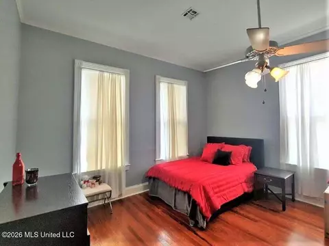 Bedroom - 107 Arlington Ave, Natchez, MS 39120 photo 2 of 4
