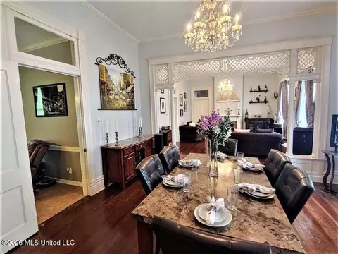 Dining - 107 Arlington Ave, Natchez, MS 39120 photo 4 of 7