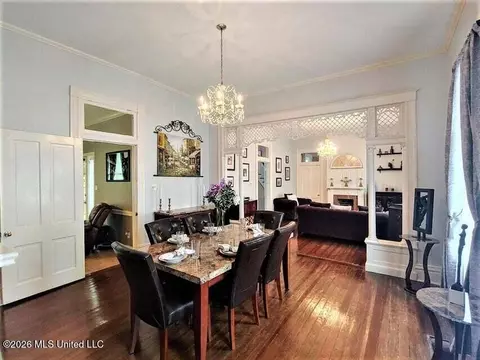 Dining - 107 Arlington Ave, Natchez, MS 39120 photo 3 of 7