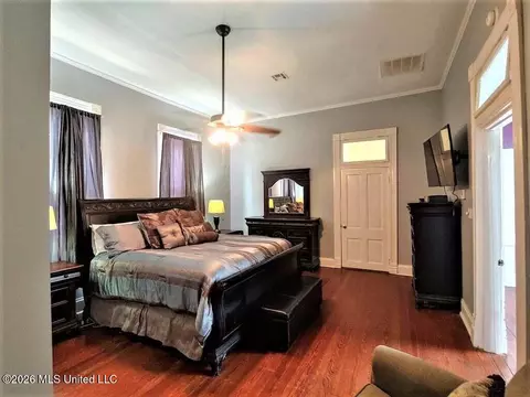 Bedroom - 107 Arlington Ave, Natchez, MS 39120 photo 4 of 4