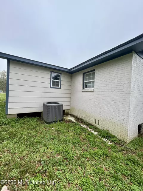 Exterior - 605 E Chickasaw St, Brookhaven, MS 39601 photo 5 of 5