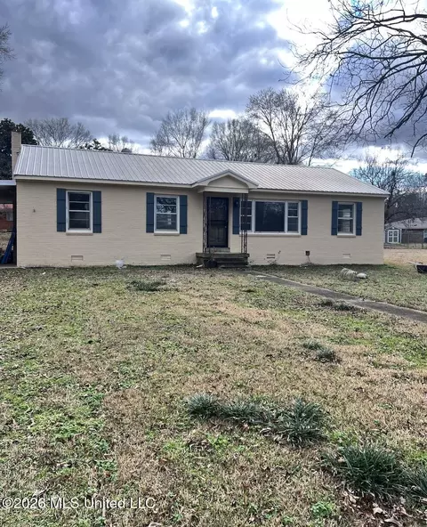 208 Norwood St, Senatobia, MS 38668