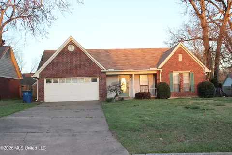 7338 Alexander Rd, Olive Branch, MS 38654