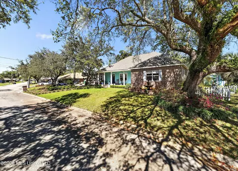 Exterior - 109 E Azalea Dr, Long Beach, MS 39560 photo 2 of 10