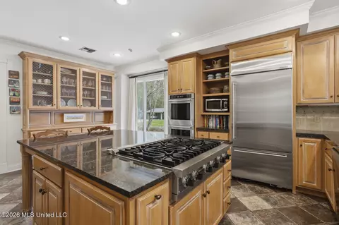 Kitchen - 1045 Avondale St, Jackson, MS 39216 photo 2 of 5