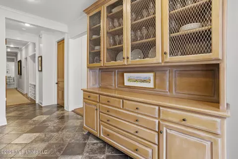 Entry Way - 1045 Avondale St, Jackson, MS 39216 photo 2 of 2