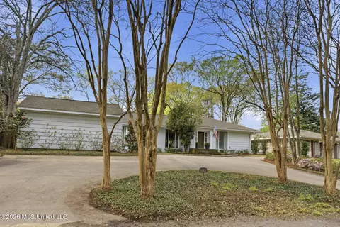 Exterior - 1045 Avondale St, Jackson, MS 39216 photo 1 of 10