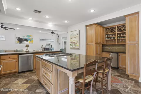 Kitchen - 1045 Avondale St, Jackson, MS 39216 photo 3 of 5