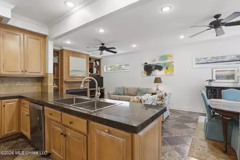 Kitchen - 1045 Avondale St, Jackson, MS 39216 photo 5 of 5