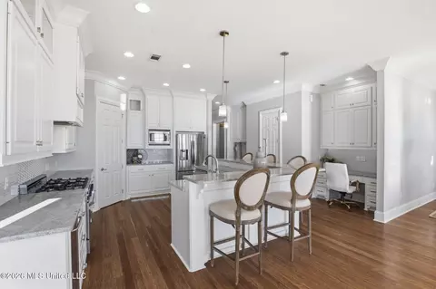 Kitchen - 504 Port Arbor, Brandon, MS 39047 photo 5 of 6