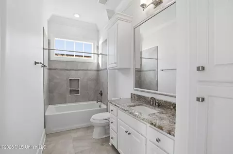 Bath - 504 Port Arbor, Brandon, MS 39047 photo 7 of 13