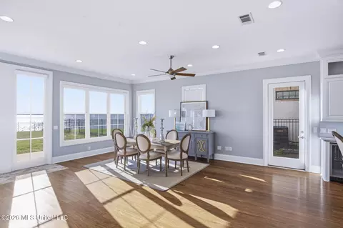 Dining - 504 Port Arbor, Brandon, MS 39047 photo 2 of 3