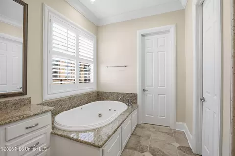 Bath - 504 Port Arbor, Brandon, MS 39047 photo 3 of 13