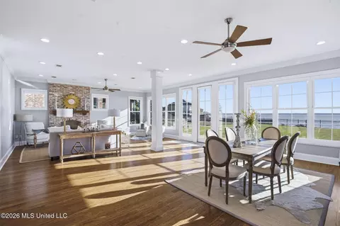 Dining - 504 Port Arbor, Brandon, MS 39047 photo 1 of 3
