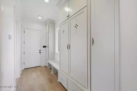 Entry Way - 609 Osprey Cv, Brandon, MS 39047 photo 4 of 8