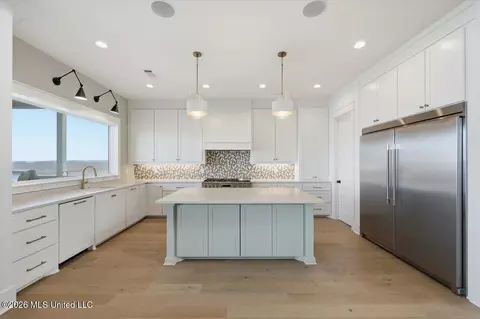 Kitchen - 609 Osprey Cv, Brandon, MS 39047 photo 3 of 3
