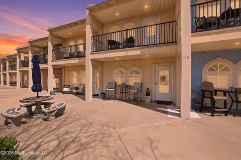 548 W Beach Blvd #110, Long Beach, MS 39560