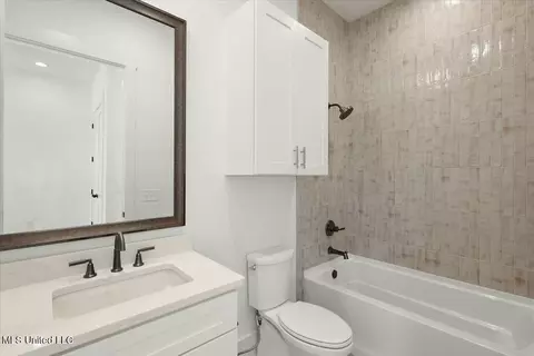 Bath - 253 N Natchez Dr #201, Madison, MS 39110 photo 2 of 3