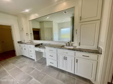 Bath - 522 Portner Way, Canton, MS 39046 photo 3 of 4