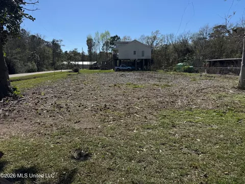 1303 Waveland Ave, Waveland, MS 39576