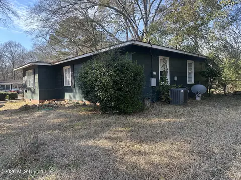 Exterior - 156 Wacker Dr, Jackson, MS 39206 photo 4 of 10