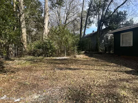 Exterior - 156 Wacker Dr, Jackson, MS 39206 photo 8 of 10