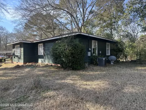 Exterior - 156 Wacker Dr, Jackson, MS 39206 photo 5 of 10