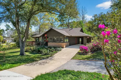 9936 Ana Hulu St, Diamondhead, MS 39525