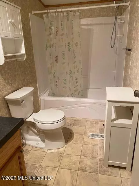 Bath - 5702 Rollinson Rd, Liberty, MS 39645 photo 1 of 5
