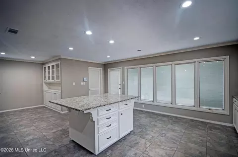 Kitchen - 219 Rollingwood Dr, Jackson, MS 39211 photo 5 of 5