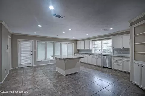 Kitchen - 219 Rollingwood Dr, Jackson, MS 39211 photo 2 of 5