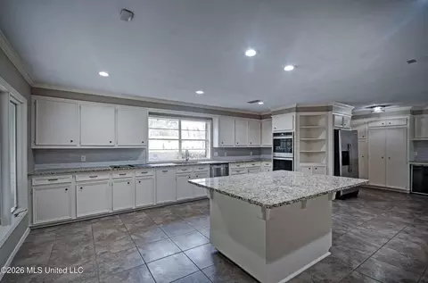 Kitchen - 219 Rollingwood Dr, Jackson, MS 39211 photo 3 of 5