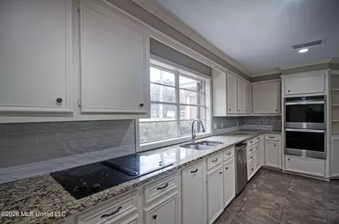 Kitchen - 219 Rollingwood Dr, Jackson, MS 39211 photo 4 of 5