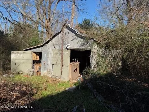 Exterior - 2161 W Mcdowell Rd, Jackson, MS 39204 photo 2 of 2